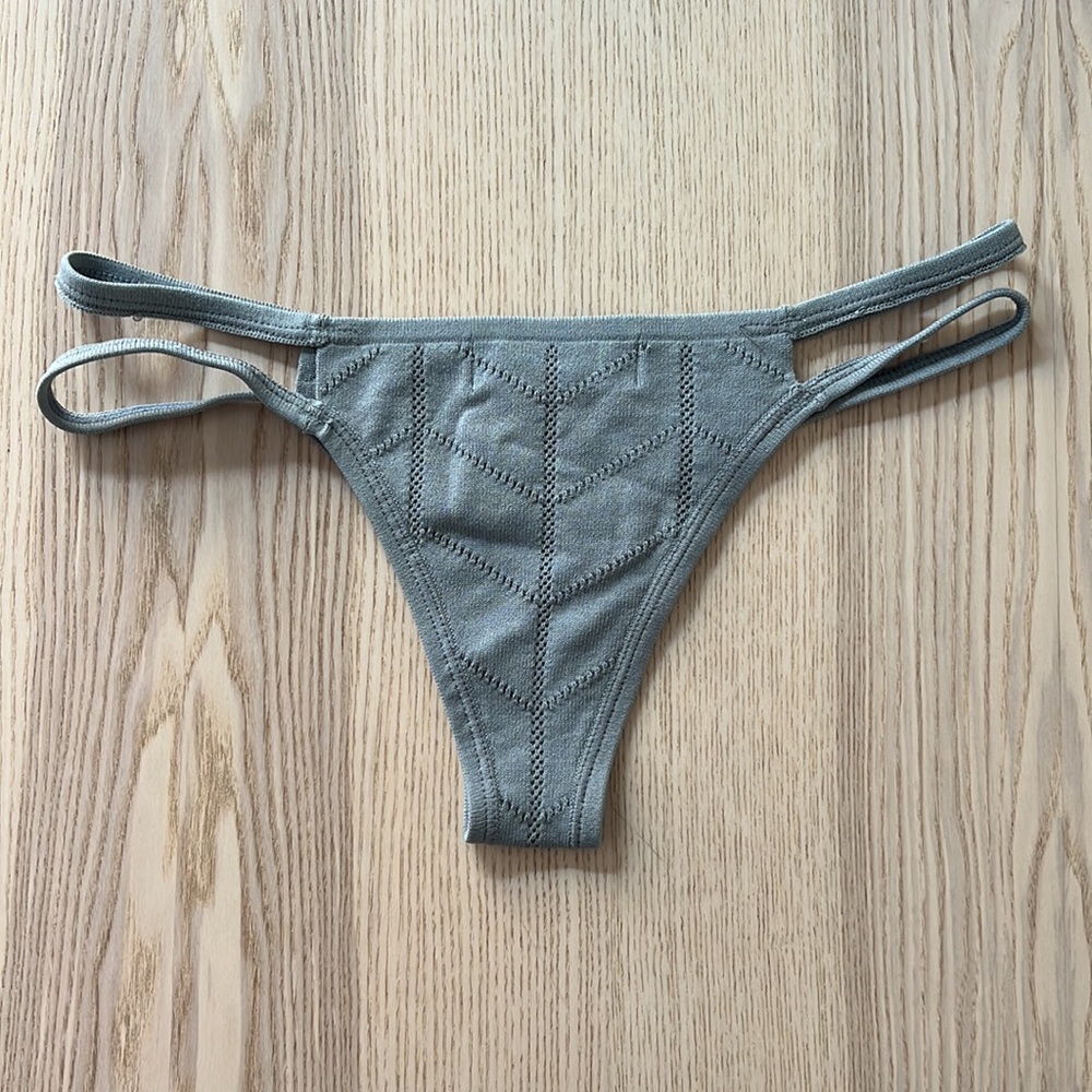 Beach Riot Stone Cold Fox bottom - Picture 2 of 3